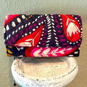 NWT Vera Bradley Smartphone Wristlet